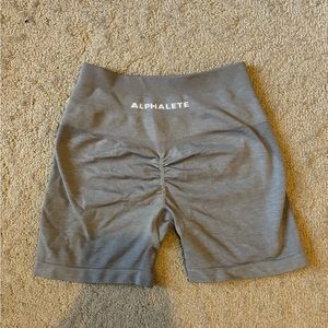 Alphalete Amplify 4.5” Shorts - Storm Grey